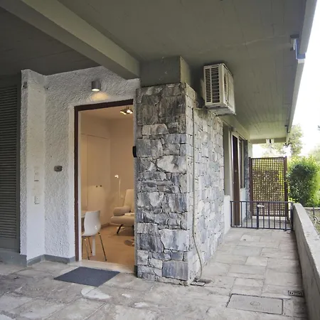 Cozy And Modern Vouliagmeni Steps To アテネ